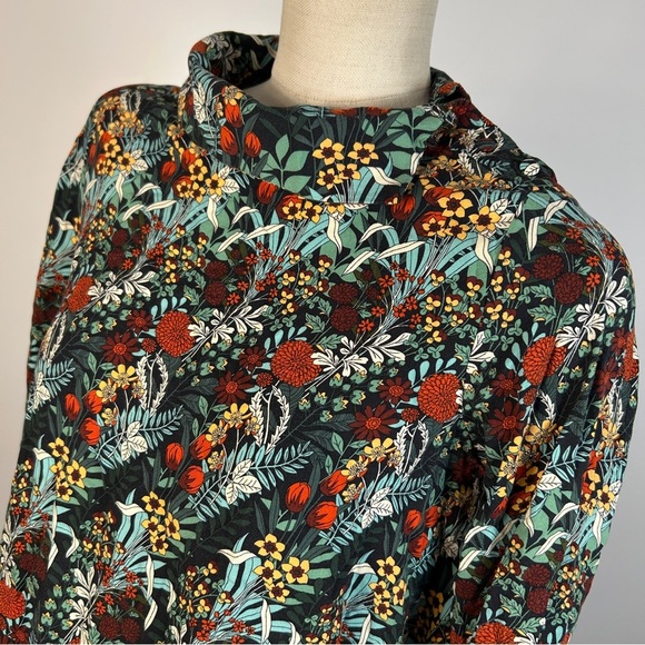 ❤️ Zara Black Floral Asymmetrical Blouse M - Picture 3 of 9